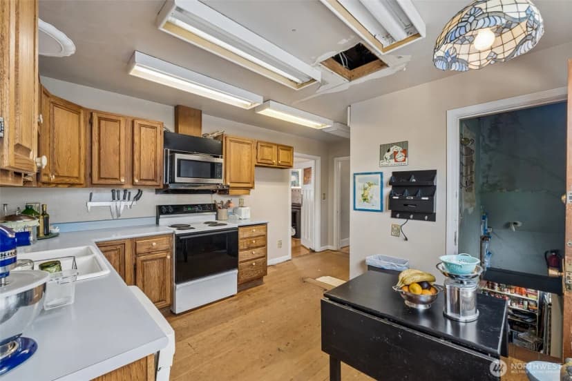 Property photo for 130 29th Avenue, Seattle photo 8