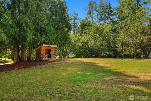 Property photo for 11517 Tyler Place Ne, Bainbridge Island photo 4