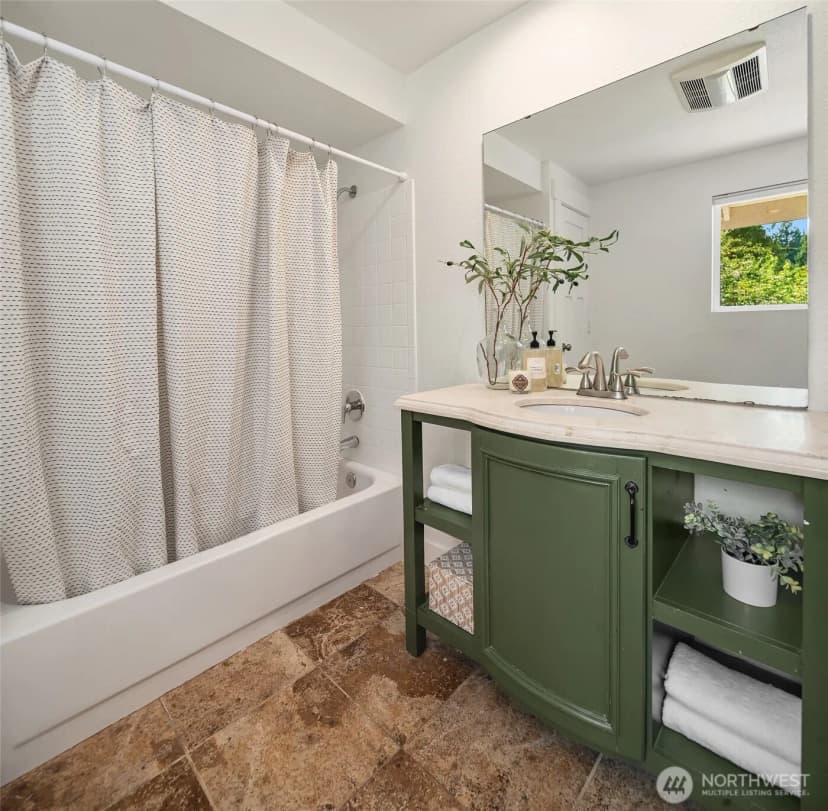 Property photo for 11517 Tyler Place Ne, Bainbridge Island photo 19