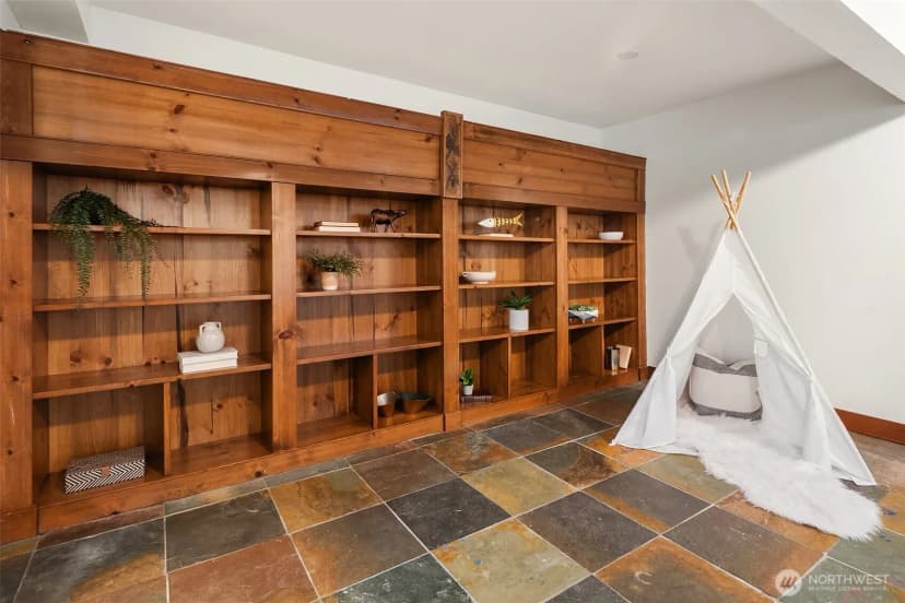 Property photo for 11517 Tyler Place Ne, Bainbridge Island photo 22