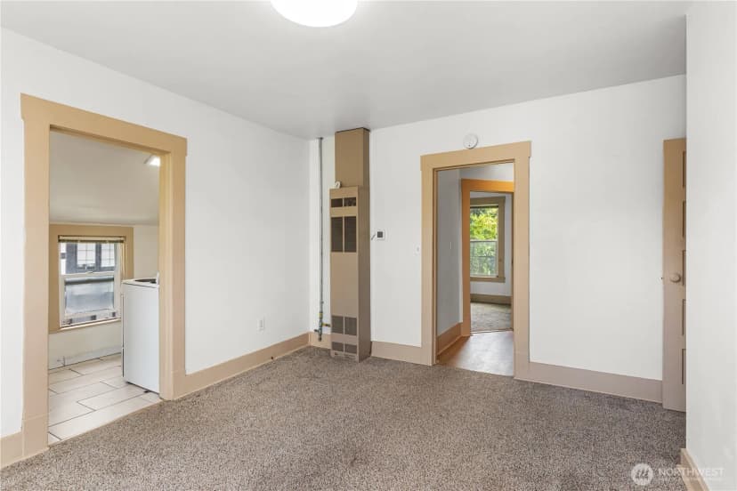 Property photo for 709 Ne 43rd Street, Seattle photo 6