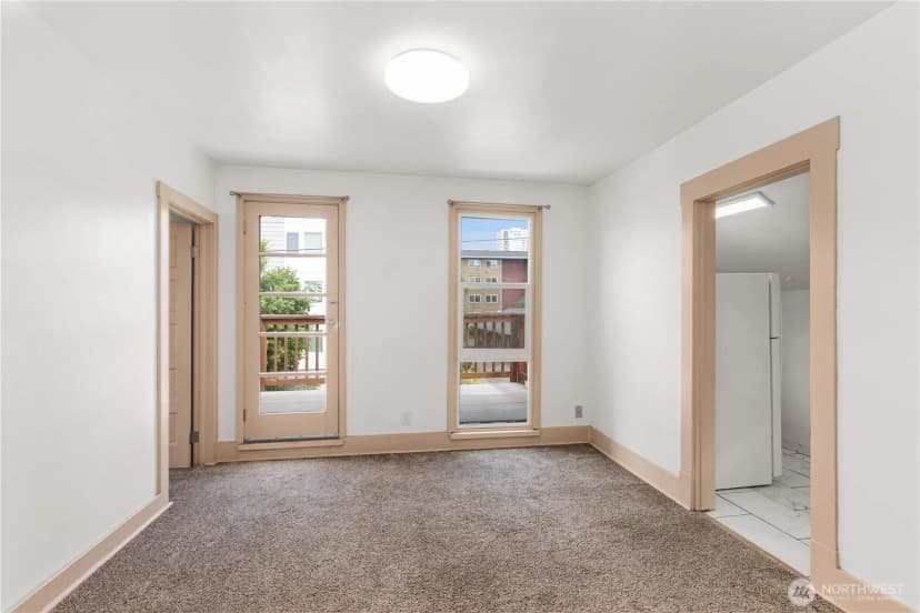 Property photo for 709 Ne 43rd Street, Seattle photo 4