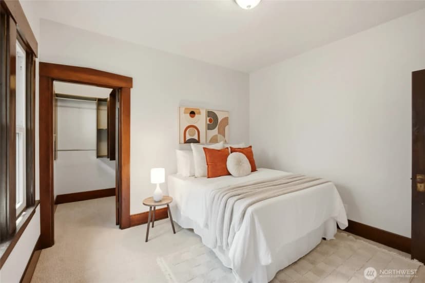 Property photo for 2716 Warren Avenue N, Seattle photo 17