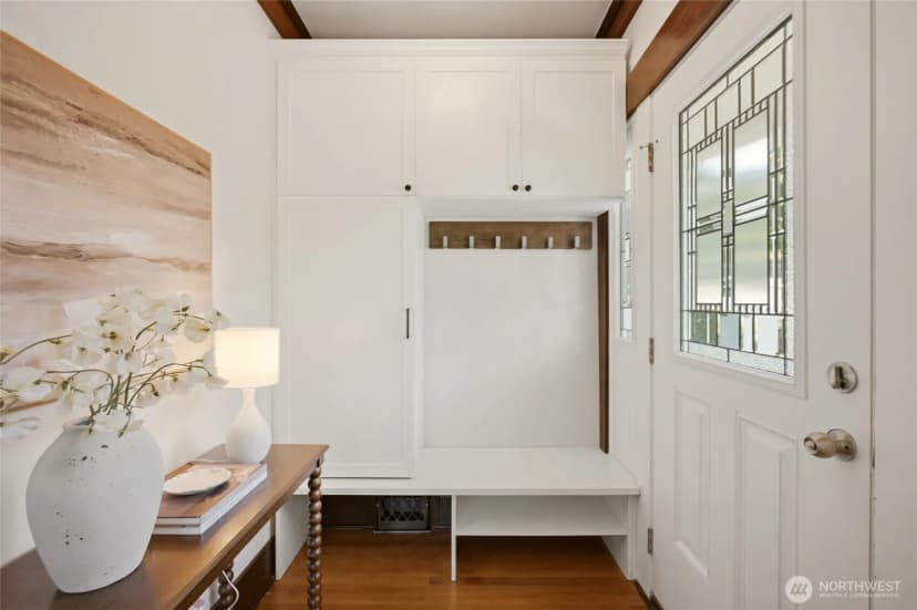 Property photo for 2716 Warren Avenue N, Seattle photo 5