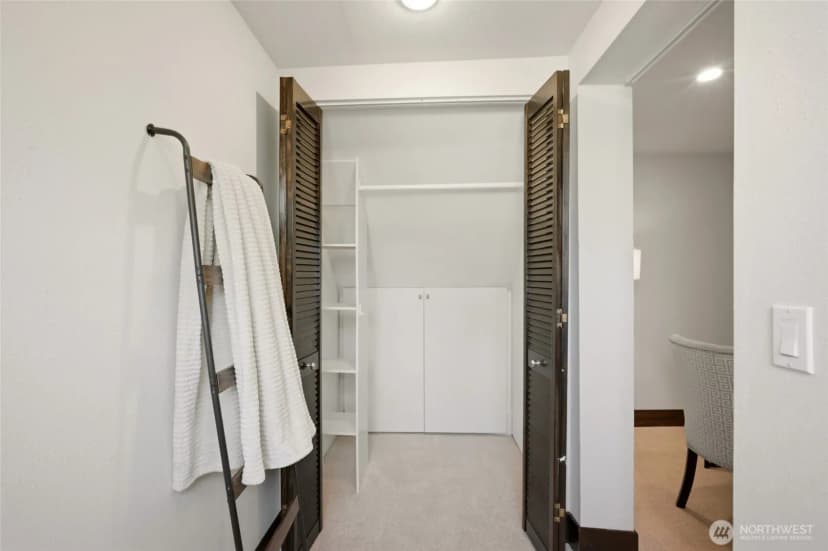 Property photo for 2716 Warren Avenue N, Seattle photo 32