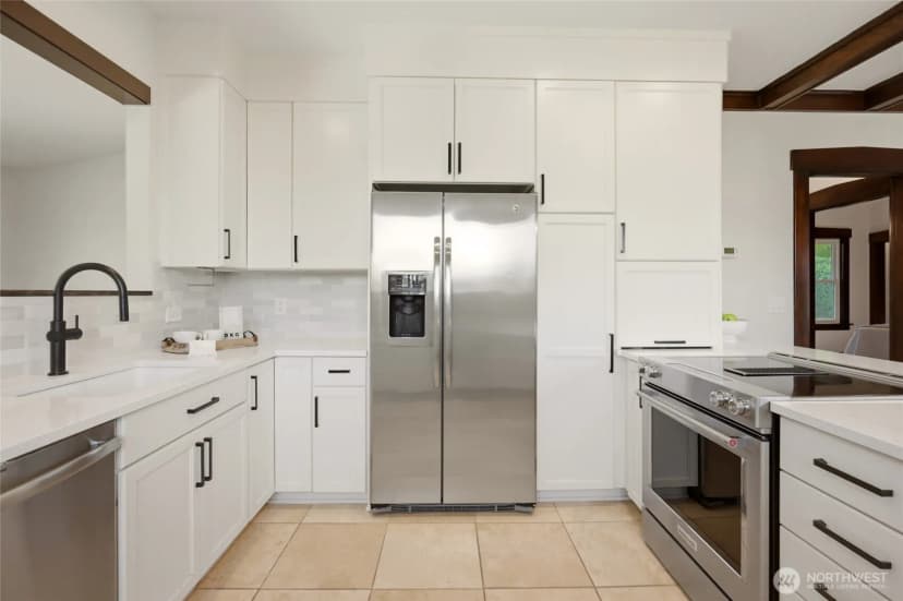 Property photo for 2716 Warren Avenue N, Seattle photo 13