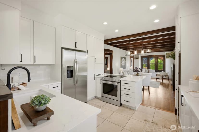 Property photo for 2716 Warren Avenue N, Seattle photo 14