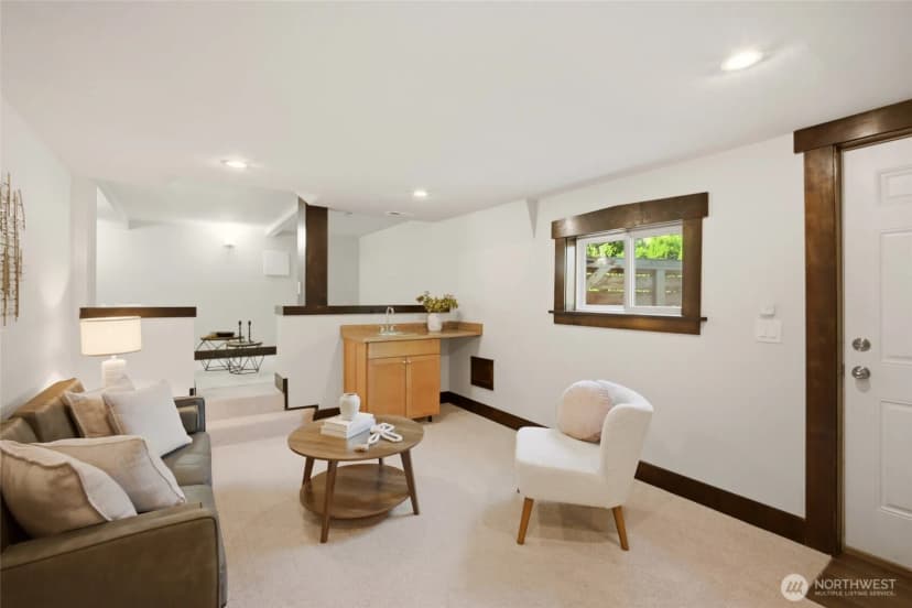 Property photo for 2716 Warren Avenue N, Seattle photo 21