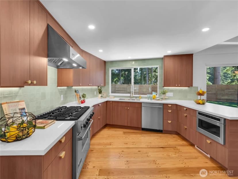 Property photo for 9616 242nd Place Sw, Edmonds photo 8