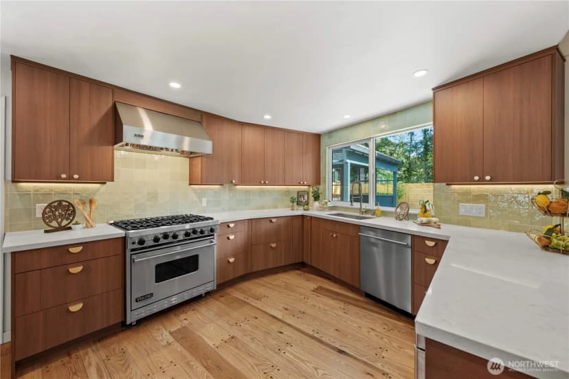 Property photo for 9616 242nd Place Sw, Edmonds photo 6
