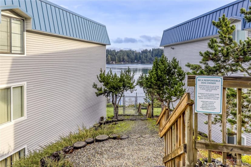 Property photo for 924 Shorewood Drive #c28, Bremerton photo 23