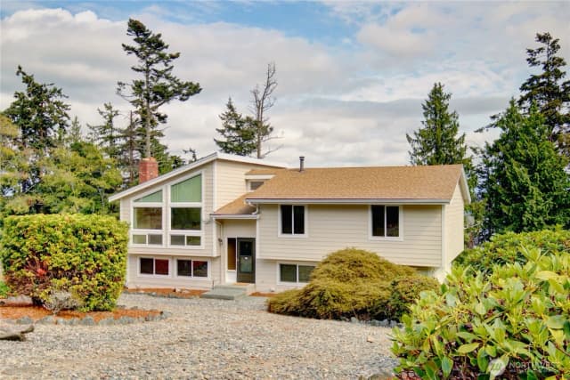 Property photo for 7565 Crescent Lane, Anacortes