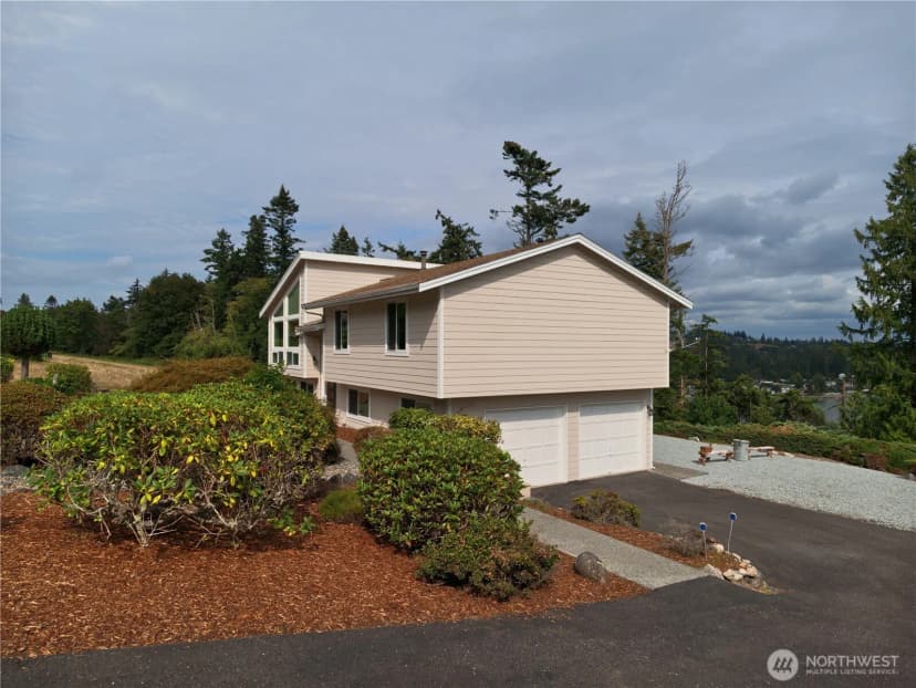 Property photo for 7565 Crescent Lane, Anacortes photo 16