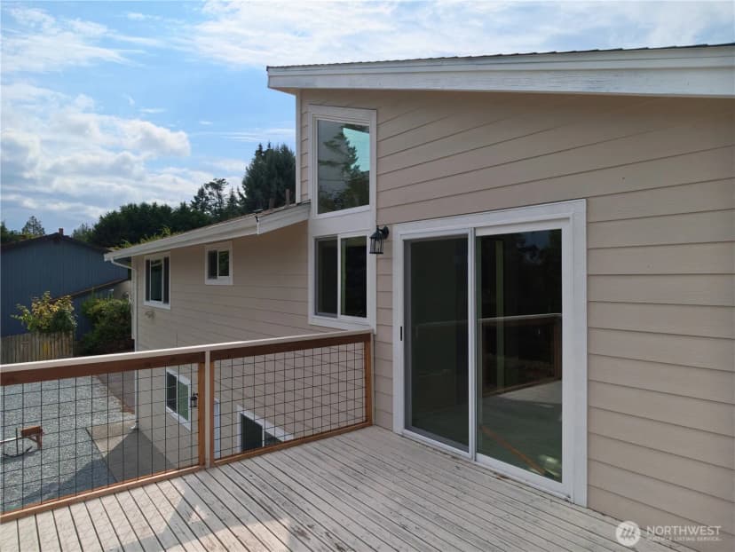 Property photo for 7565 Crescent Lane, Anacortes photo 6