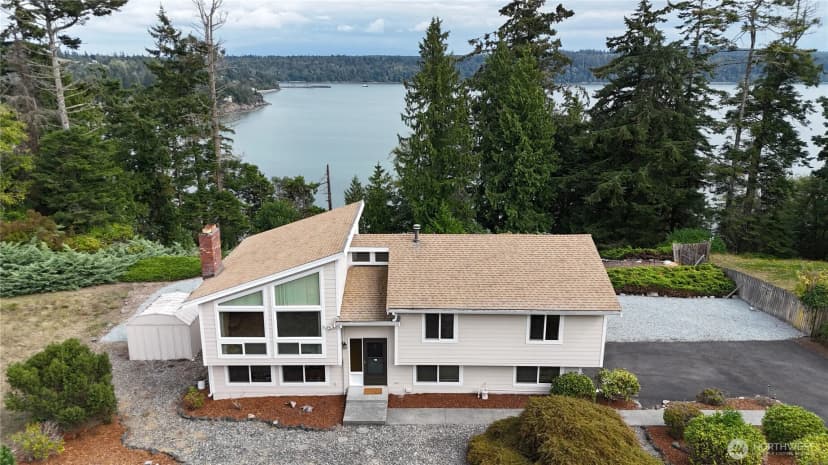 Property photo for 7565 Crescent Lane, Anacortes photo 3