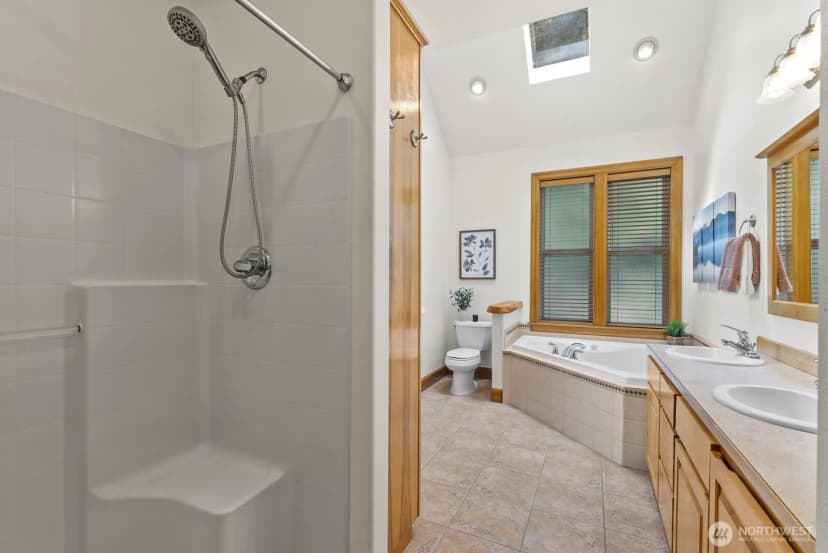 Property photo for 29220 42nd Avenue E, Graham photo 8