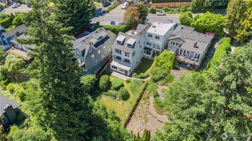 Property photo for 12340 Sand Point Way Ne, Seattle photo 11