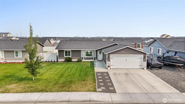 Property photo for 925 Mt Adams E, Othello