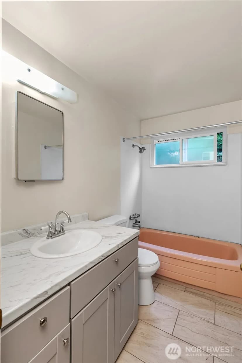 Property photo for 2600 Ne 125th Street, Seattle photo 7