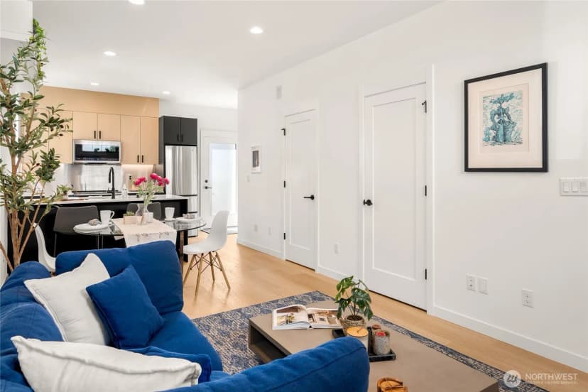 Property photo for 10354 Wallingford Ave N #b, Seattle photo 8