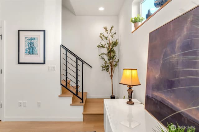 Property photo for 10354 Wallingford Ave N #b, Seattle photo 5