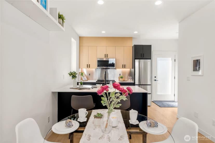 Property photo for 10354 Wallingford Ave N #b, Seattle photo 16