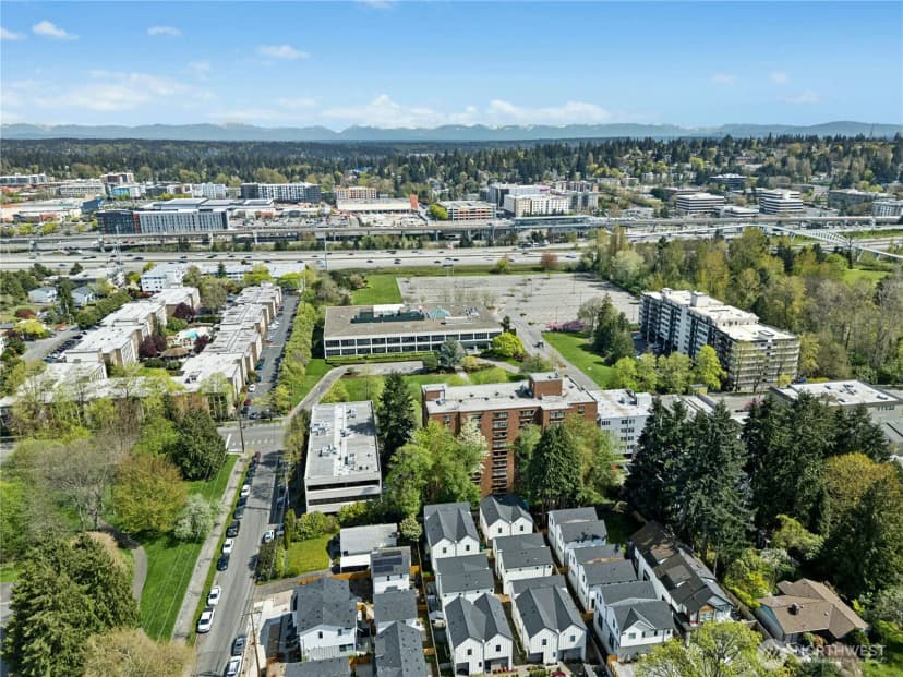 Property photo for 10354 Wallingford Ave N #b, Seattle photo 27