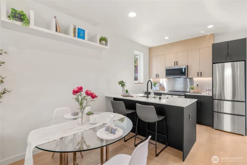 Property photo for 10354 Wallingford Ave N #b, Seattle photo 10