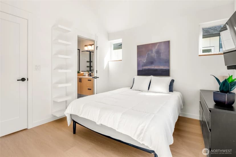 Property photo for 10354 Wallingford Ave N #b, Seattle photo 18