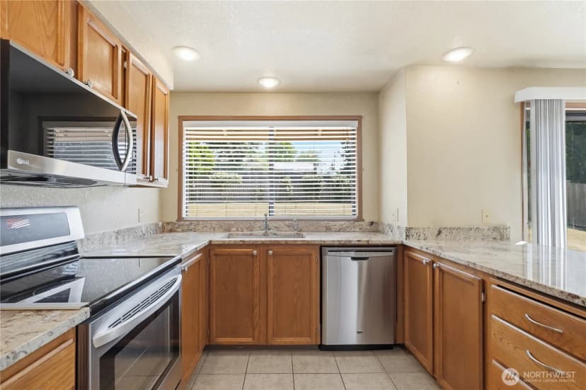 Property photo for 22847 103rd Avenue Se, Kent photo 11