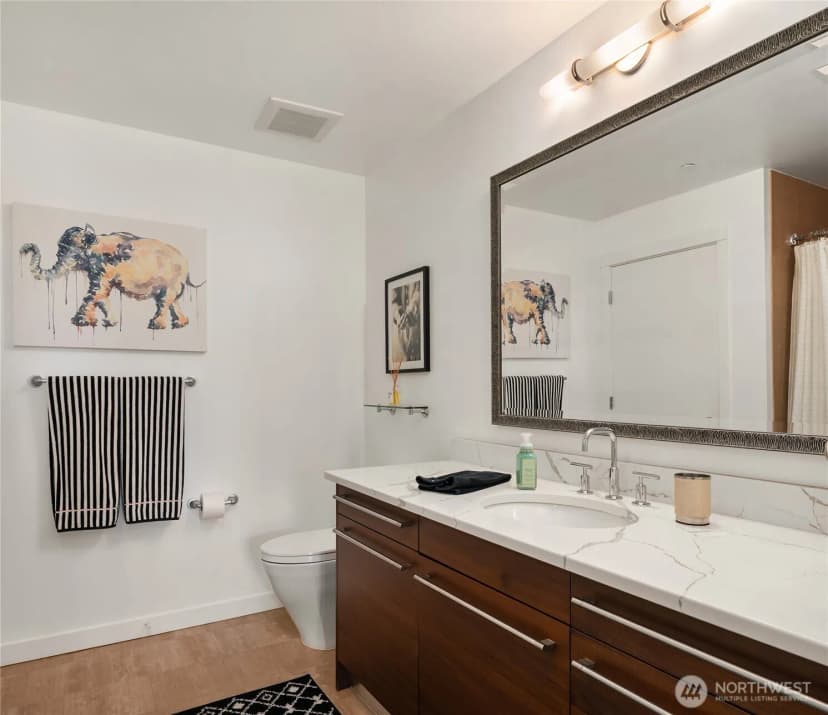 Property photo for 631 Market St W #202, Kirkland photo 21