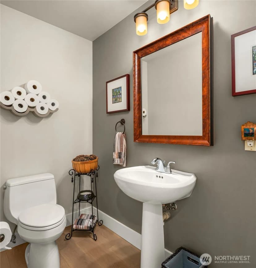 Property photo for 631 Market St W #202, Kirkland photo 24