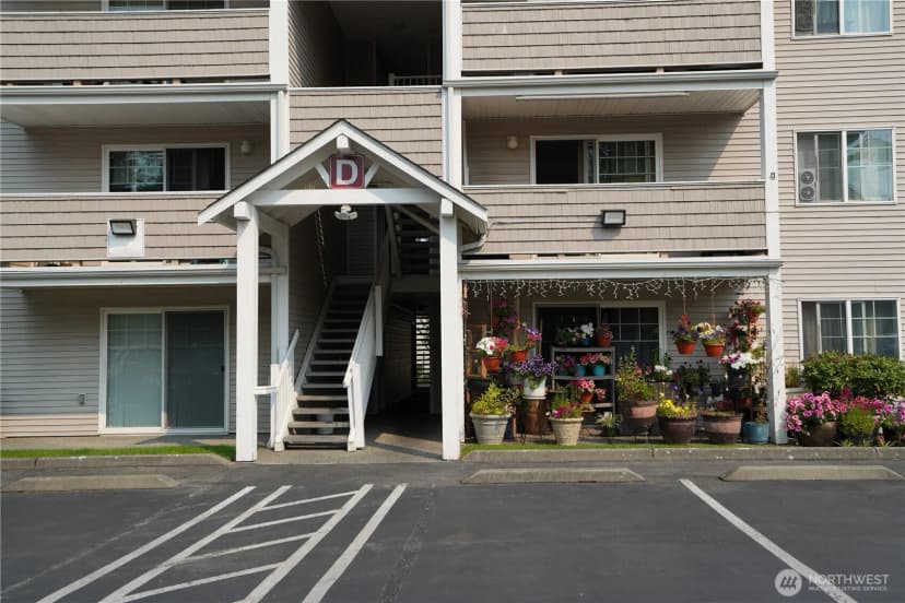 Property photo for 1001 W Casino Rd #d203, Everett photo 2