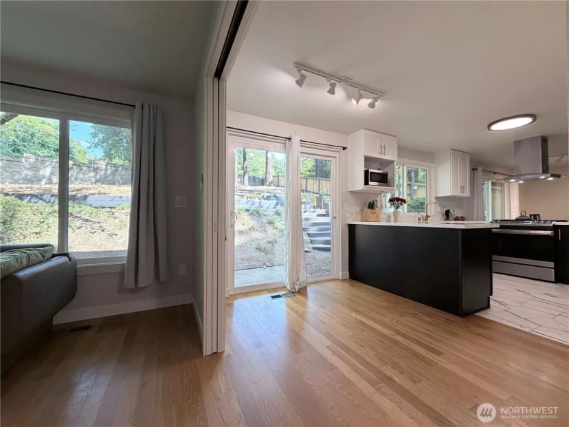 Property photo for 8430 Se 45th Street, Mercer Island photo 14