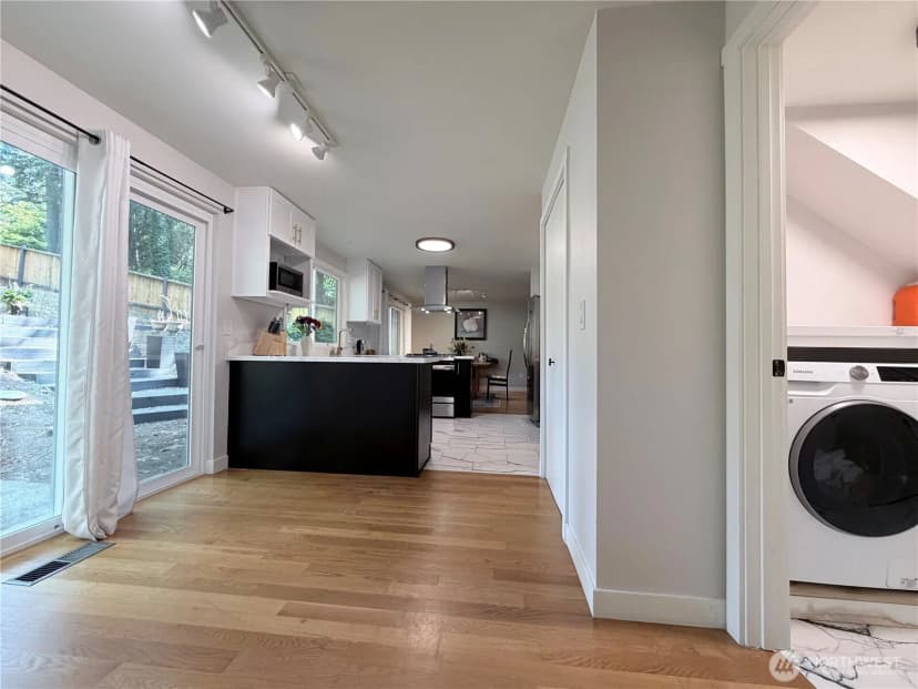 Property photo for 8430 Se 45th Street, Mercer Island photo 10