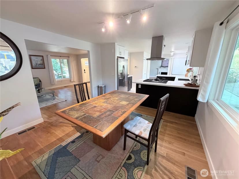 Property photo for 8430 Se 45th Street, Mercer Island photo 8