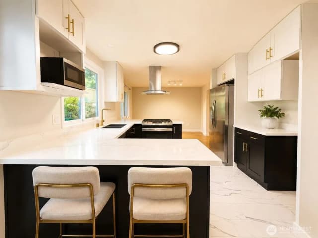 Property photo for 8430 Se 45th Street, Mercer Island photo 5