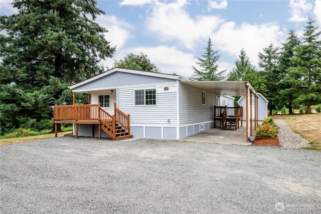 Property photo for 1067 Spirit Lake Highway, Castle Rock