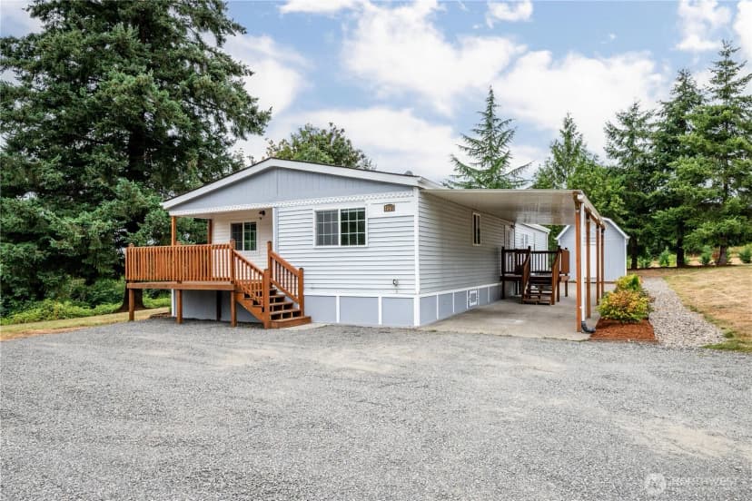 Property photo for 1067 Spirit Lake Highway, Castle Rock