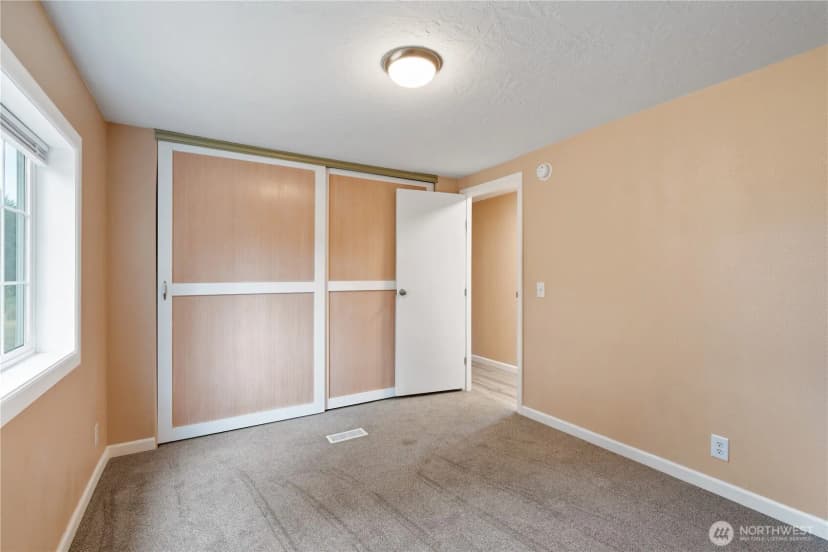 Property photo for 1067 Spirit Lake Highway, Castle Rock photo 19