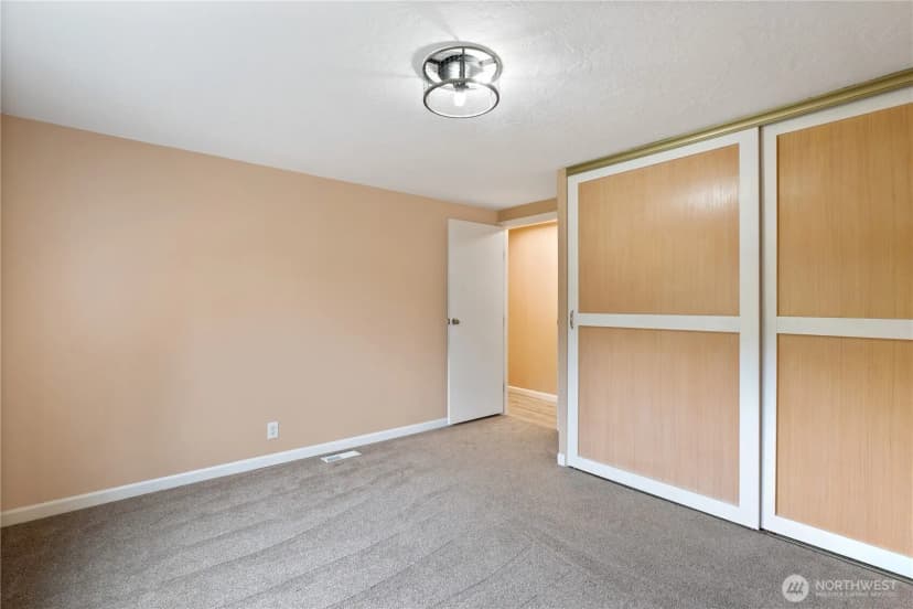 Property photo for 1067 Spirit Lake Highway, Castle Rock photo 22