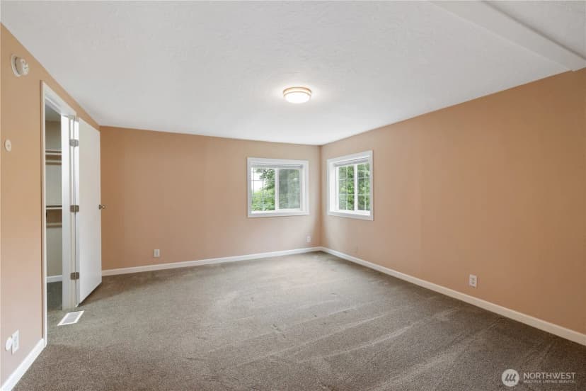 Property photo for 1067 Spirit Lake Highway, Castle Rock photo 14