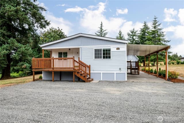 Property photo for 1067 Spirit Lake Highway, Castle Rock photo 2