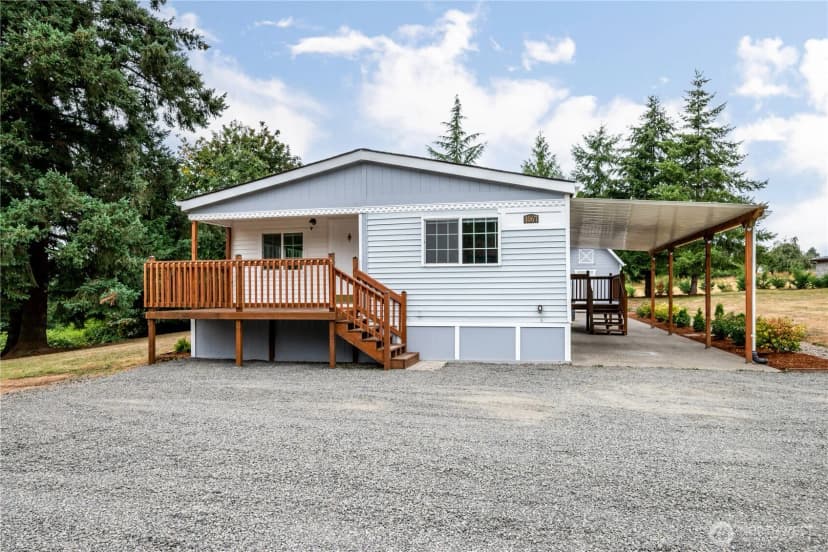 Property photo for 1067 Spirit Lake Highway, Castle Rock photo 2