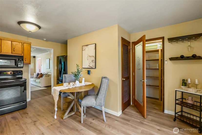 Property photo for 326 Avenue I, Snohomish photo 10