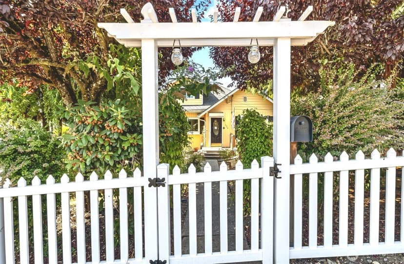 Property photo for 326 Avenue I, Snohomish photo 36