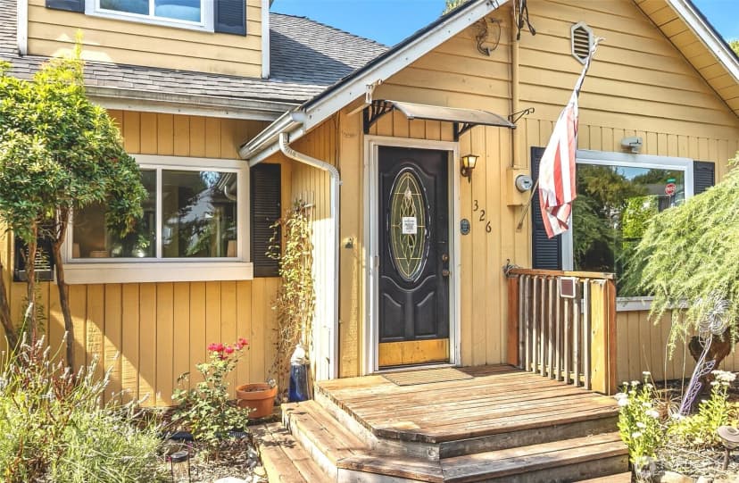 Property photo for 326 Avenue I, Snohomish photo 3