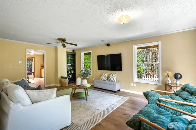 Property photo for 326 Avenue I, Snohomish photo 5