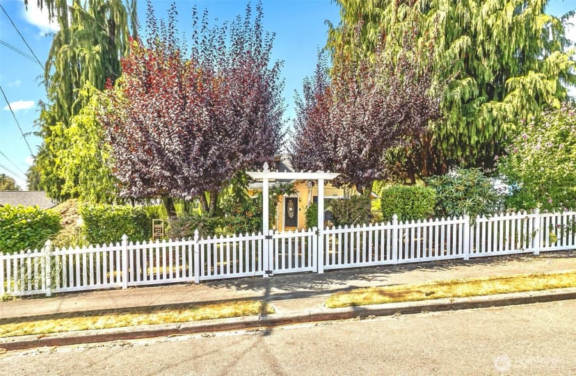 Property photo for 326 Avenue I, Snohomish photo 35