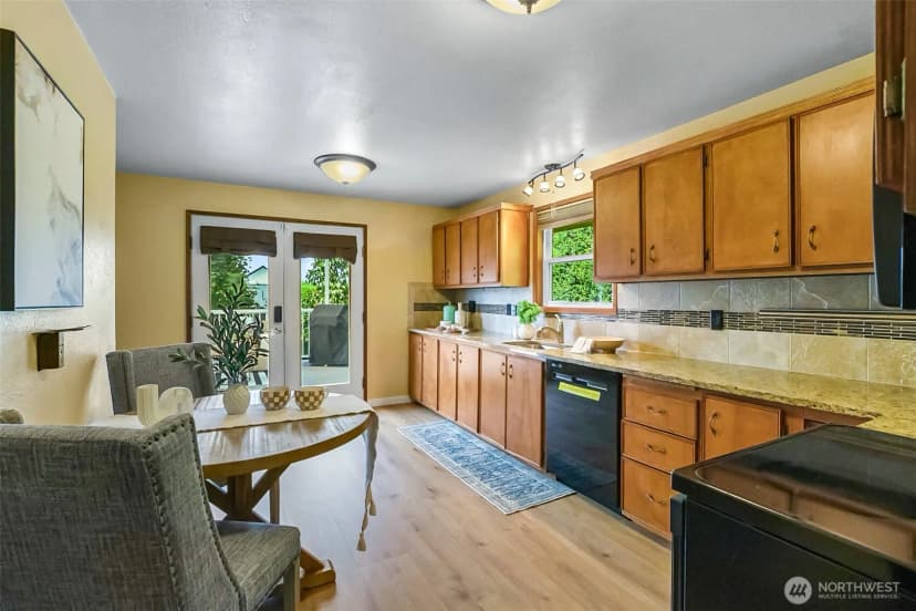 Property photo for 326 Avenue I, Snohomish photo 8
